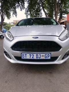 2012 FORD FIESTA 1.4 MANUAL TRANSMISSION IN EXCELLENT CONDITION