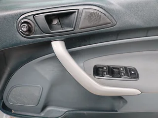 2012 FORD FIESTA 1.4 MANUAL TRANSMISSION IN EXCELLENT CONDITION