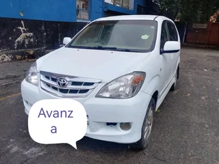 2008 TOYOTA AVANZA 1.5 MANUAL TRANSMISSION IN EXCELLENT CONDITION WITH LEATHER SEATS