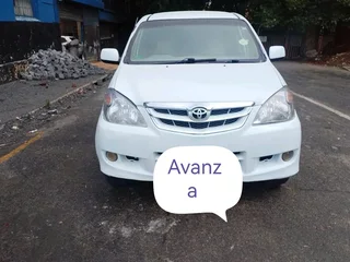 2008 TOYOTA AVANZA 1.5 MANUAL TRANSMISSION IN EXCELLENT CONDITION WITH LEATHER SEATS