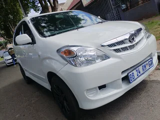 2009 TOYOTA AVANZA 1.5 MANUAL TRANSMISSION IN EXCELLENT CONDITION WITH LEATHER SEATS