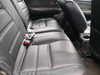 2009 TOYOTA AVANZA 1.5 MANUAL TRANSMISSION IN EXCELLENT CONDITION WITH LEATHER SEATS