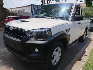 2022 MAHINDRA PICKUP 2.2 DIESEL MANUAL TRANSMISSION IN EXCELLENT CONDITION WITH SERVICE BOOK
