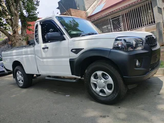 2022 MAHINDRA PICKUP 2.2 DIESEL MANUAL TRANSMISSION IN EXCELLENT CONDITION WITH SERVICE BOOK
