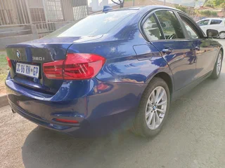 2015 BMW 320I F30 AUTOMATIC TRANSMISSION IN EXCELLENT CONDITION WITH SUN ROOF