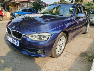 2015 BMW 320I F30 AUTOMATIC TRANSMISSION IN EXCELLENT CONDITION WITH SUN ROOF