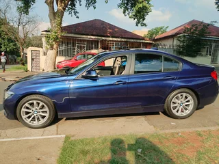 2015 BMW 320I F30 AUTOMATIC TRANSMISSION IN EXCELLENT CONDITION WITH SUN ROOF