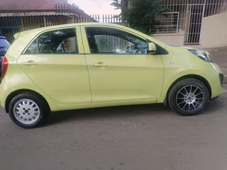 2011 KIA PICANTO 1.1 MANUAL TRANSMISSION IN EXCELLENT CONDITION WITH FULL SERVICE HISTORY