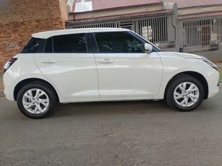 2025 Suzuki Swift 1.2 Gl Manual Transmission In Excellent Condition