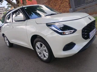 2025 SUZUKI SWIFT 1.2 GL MANUAL TRANSMISSION IN EXCELLENT CONDITION