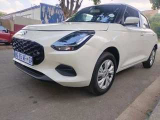 2025 SUZUKI SWIFT 1.2 GL MANUAL TRANSMISSION IN EXCELLENT CONDITION