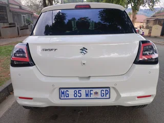 2025 SUZUKI SWIFT 1.2 GL MANUAL TRANSMISSION IN EXCELLENT CONDITION