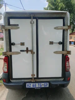 2019 NISSAN NP200 BAKKIE 1.6 IN EXCELLENT CONDITION WITH CANOPY AND AIRCON