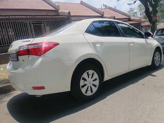 2023 TOYOTA COROLLA QUEST 1.8 MANUAL TRANSMISSION IN EXCELLENT CONDITION