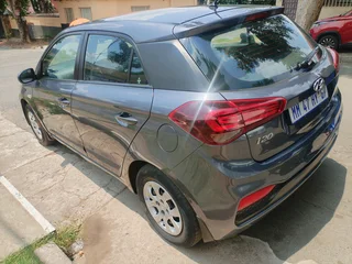 2018 HYUNDAI I20 MANUAL TRANSMISSION 1.2 IN EXCELLENT CONDITION