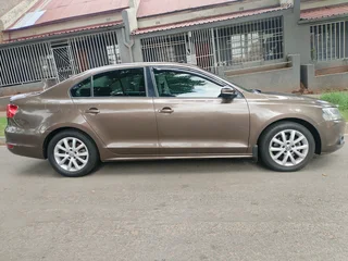 2013 Volkswagen Jetta 6 Tsi 1.6 Comfortline Automatic Transmission In Excellent Condition, Sun Roof