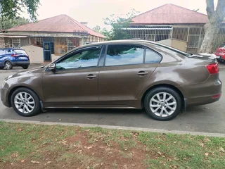 2013 VOLKSWAGEN JETTA 6 TSI 1.6 COMFORTLINE AUTOMATIC TRANSMISSION IN EXCELLENT CONDITION, SUN ROOF