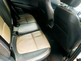 2017 HYUNDAI CRETA 1.6 MANUAL TRANSMISSION IN EXCELLENT CONDITION WITH LEATHER SEATS