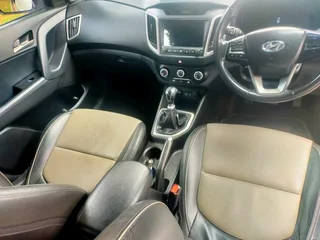 2017 HYUNDAI CRETA 1.6 MANUAL TRANSMISSION IN EXCELLENT CONDITION WITH LEATHER SEATS
