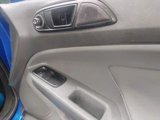 2016 FORD ECOSPORT 1.5 MANUAL TRANSMISSION IN EXCELLENT CONDITION WITH SERVICE BOOK