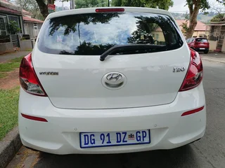 2014 HYUNDAI I20 MANUAL TRANSMISSION 1.2 IN EXCELLENT CONDITION
