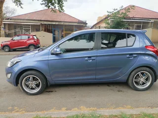 2013 HYUNDAI I20 MANUAL TRANSMISSION 1.6 IN EXCELLENT CONDITION