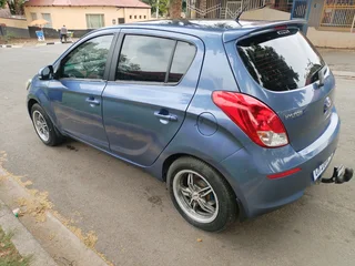 2013 HYUNDAI I20 MANUAL TRANSMISSION 1.6 IN EXCELLENT CONDITION