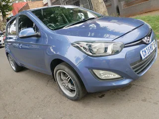 2013 HYUNDAI I20 MANUAL TRANSMISSION 1.6 IN EXCELLENT CONDITION