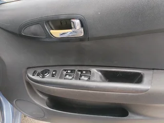 2013 HYUNDAI I20 MANUAL TRANSMISSION 1.6 IN EXCELLENT CONDITION