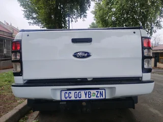 2015 FORD RANGER 2.2 SIX SPEED SINGLE CAB MANUAL TRANSMISSION IN EXCELLENT CONDITION WITH SPARE KEYS