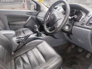 2015 FORD RANGER 2.2 SIX SPEED SINGLE CAB MANUAL TRANSMISSION IN EXCELLENT CONDITION WITH SPARE KEYS