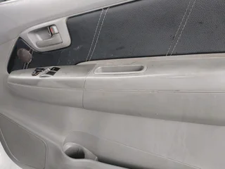 2007 TOYOTA HILUX SINGLE CAB 3.0 D4D 4X2 MANUAL TRANSMISSION IN EXCELLENT CONDITION WITH CANOPY