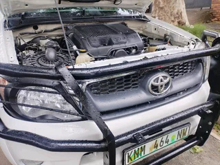 2007 TOYOTA HILUX SINGLE CAB 3.0 D4D 4X2 MANUAL TRANSMISSION IN EXCELLENT CONDITION WITH CANOPY