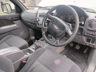 2008 FORD RANGER 3.0 SINGLE CAB MANUAL TRANSMISSION IN EXCELLENT CONDITION