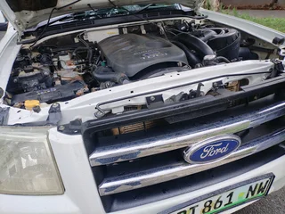 2008 FORD RANGER 3.0 SINGLE CAB MANUAL TRANSMISSION IN EXCELLENT CONDITION