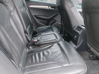 2012 AUDI Q5 2.0T QUATTRO AUTOMATIC TRANSMISSION IN EXCELLENT CONDITION WITH LEATHER SEATS