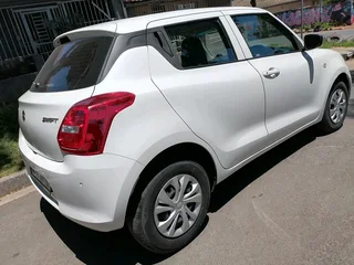 2022 SUZUKI SWIFT 1.2 MANUAL TRANSMISSION IN EXCELLENT CONDITION