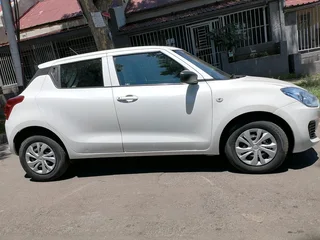 2022 SUZUKI SWIFT 1.2 MANUAL TRANSMISSION IN EXCELLENT CONDITION