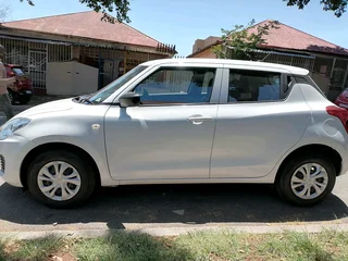 2022 SUZUKI SWIFT 1.2 MANUAL TRANSMISSION IN EXCELLENT CONDITION
