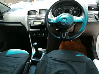 2011 VOLKSWAGEN POLO 6 HATCHBACK 1.6 COMFORT LINE MANUAL TRANSMISSION IN EXCELLENT CONDITION