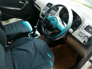 2011 VOLKSWAGEN POLO 6 HATCHBACK 1.6 COMFORT LINE MANUAL TRANSMISSION IN EXCELLENT CONDITION