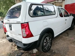 2013 NISSAN NP200 BAKKIE 1.6 MANUAL TRANSMISSION IN EXCELLENT CONDITION