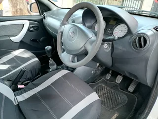 2013 NISSAN NP200 BAKKIE 1.6 MANUAL TRANSMISSION IN EXCELLENT CONDITION