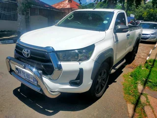 2020 TOYOTA HILUX SINGLE CAB 2.4 GD6 MANUAL TRANSMISSION IN EXCELLENT CONDITION 4X2