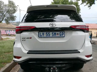 2024 TOYOTA FORTUNER 2.8 VX GD6 AUTOMATIC TRANSMISSION IN EXCELLENT CONDITION WITH SERVICE BOOK