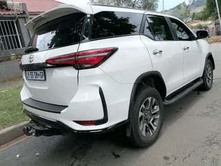 2024 TOYOTA FORTUNER 2.8 VX GD6 AUTOMATIC TRANSMISSION IN EXCELLENT CONDITION WITH SERVICE BOOK