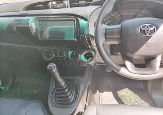 2020 TOYOTA HILUX SINGLE CAB 2.4 GD6 4X2 MANUAL TRANSMISSION IN EXCELLENT CONDITION WITH CANOPY
