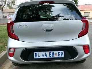 2022 KIA PICANTO 1.2 MANUAL TRANSMISSION IN EXCELLENT CONDITION WITH REVERSE CAMERA AND SENSORS