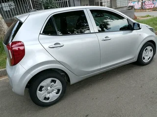 2022 KIA PICANTO 1.2 MANUAL TRANSMISSION IN EXCELLENT CONDITION WITH REVERSE CAMERA AND SENSORS