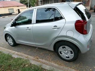 2022 KIA PICANTO 1.2 MANUAL TRANSMISSION IN EXCELLENT CONDITION WITH REVERSE CAMERA AND SENSORS